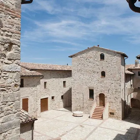 Petroro- Todi With Fireplace I Apartment *